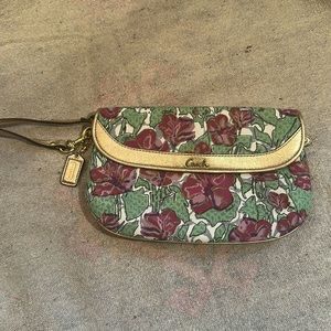 Super Cute Coach clutch